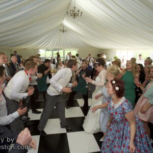 l18339_18341_singing-waiter-waitress-wedding-breakfast | The UK Wedding Event